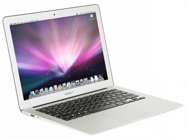 Apple MacBook Air 13.3" 128GB SSD, 8GB RAM 2.2Ghz Dual-Core Intel Core i7 Silver Z0UU3LL/A Apple